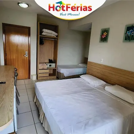 Golden Dolphin Express: Beachside Comfort with 24/7 Pools Caldas Novas Exterior photo