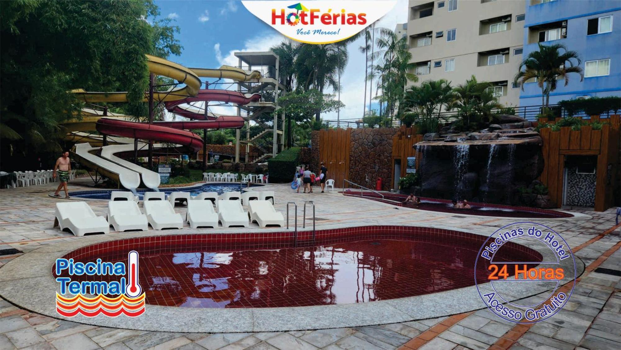 Golden Dolphin Express: Beachside Comfort With 24/7 Pools Apartment *